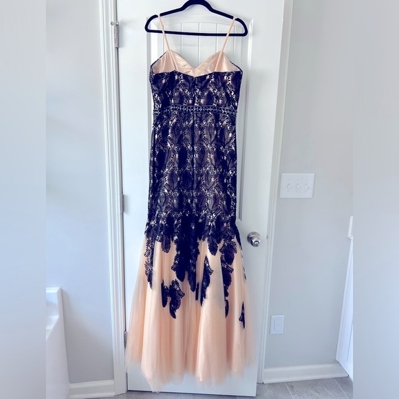 Dave & Johnny Floral Lace Tulle Trumpet Gown Masquerade- Prom dress Size 11/12 - Picture 2 of 8